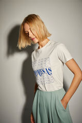 Dolores Promesas Camiseta Blanca basica letrero Dolores Promesas Blanco