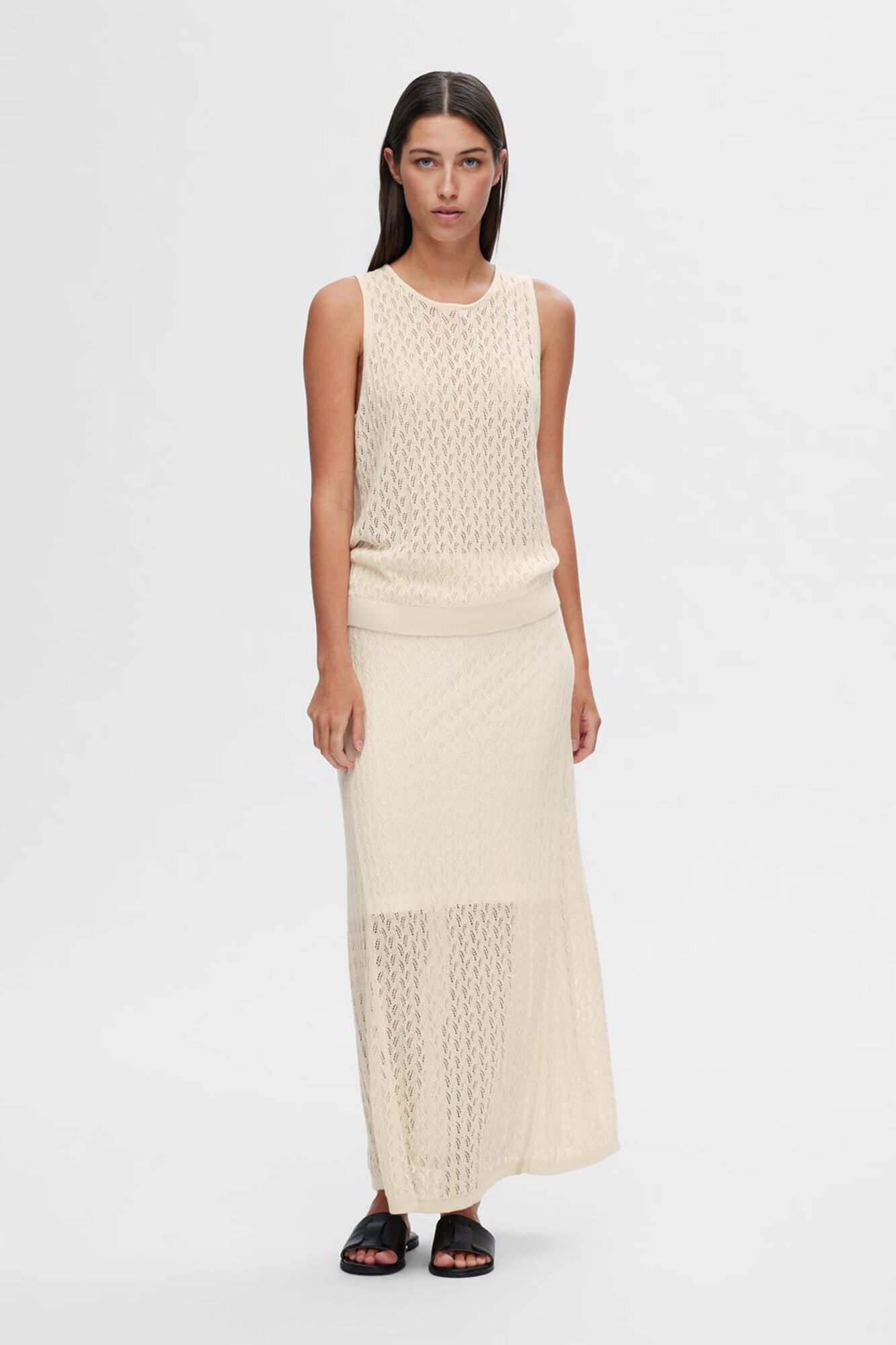 Selected Femme Top sin mangas de punto ligero confeccionado con algod&oacute;n org&aacute;nico. Gris