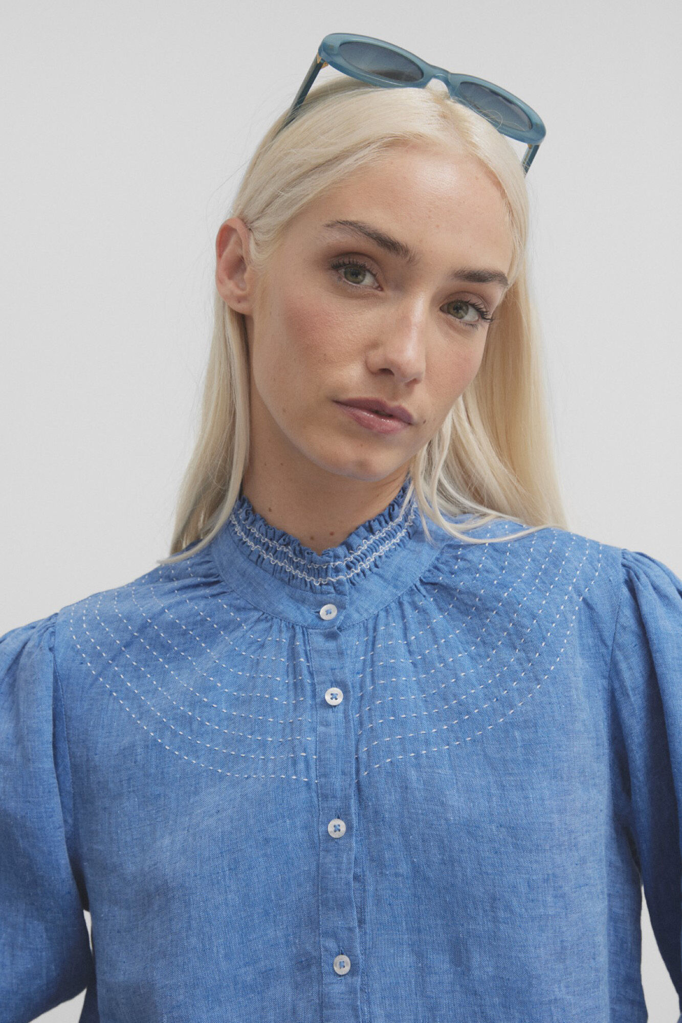 Silbon Linen gathered shirt with 3/4 length sleeves  Blue
