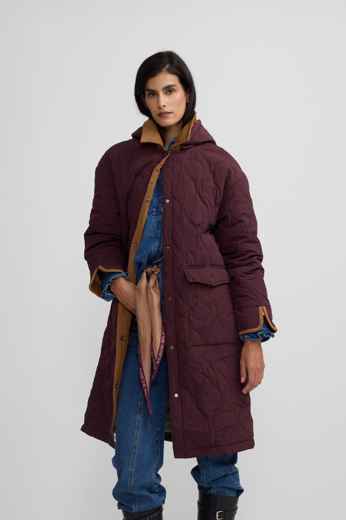 Silbon Parka longa acolchoada com detalhes de veludo cotel&ecirc; Granada