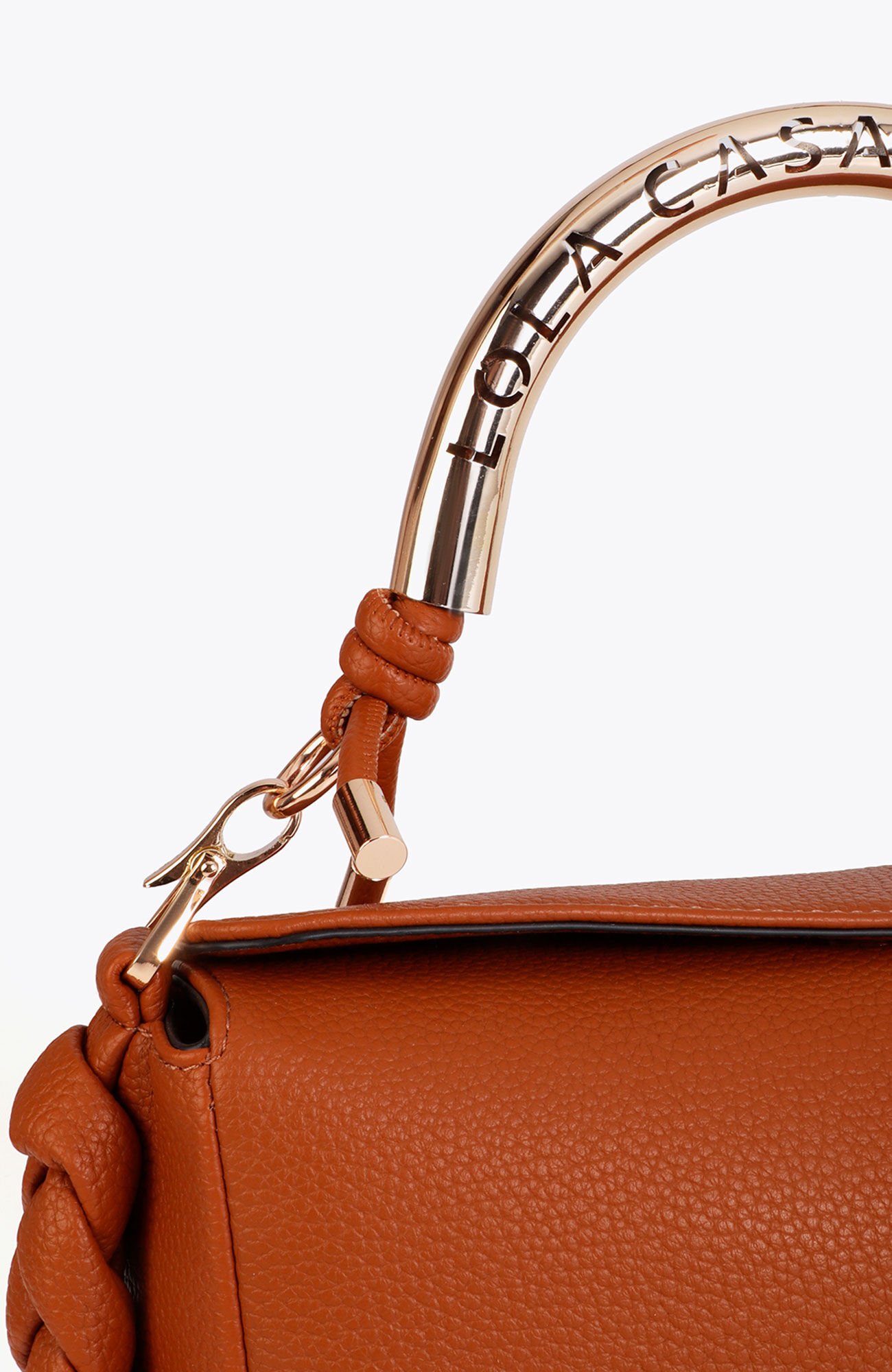 Lola Casademunt Mala a tiracolo Tostado