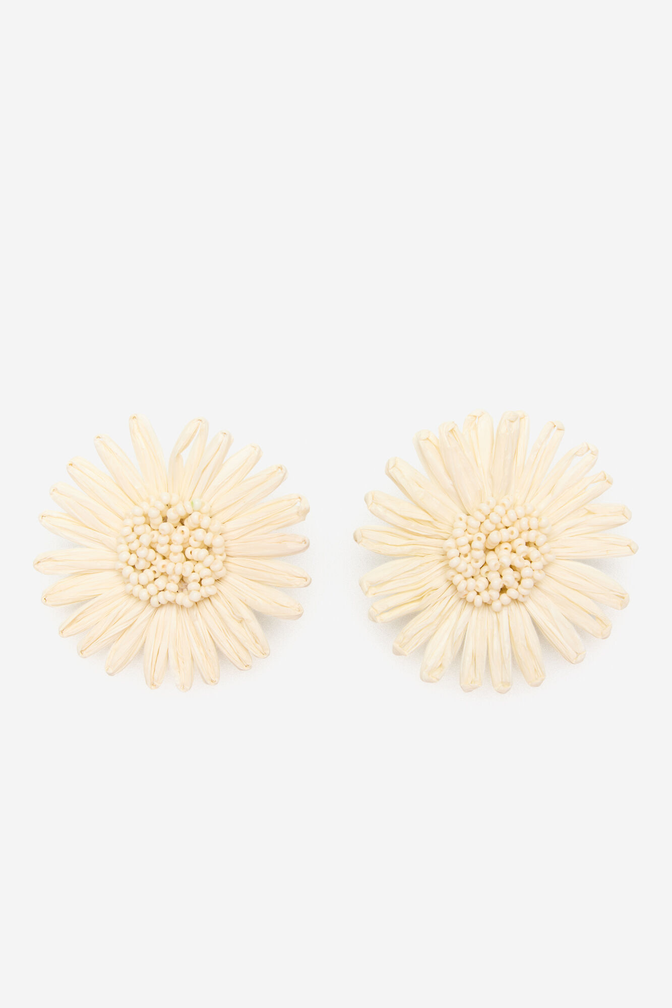 Cortefiel Daisy earrings Ivory