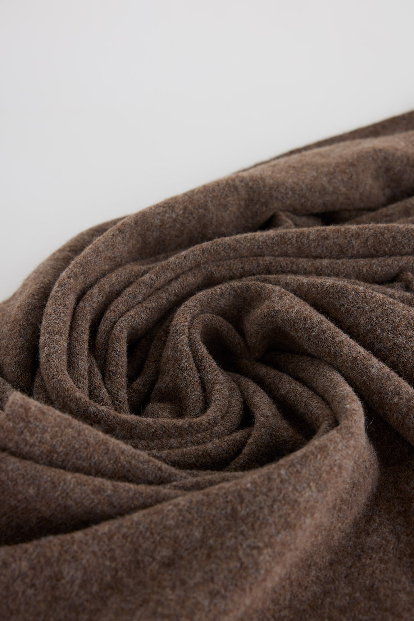 Slowlove Chal grueso flecos Marr&oacute;n