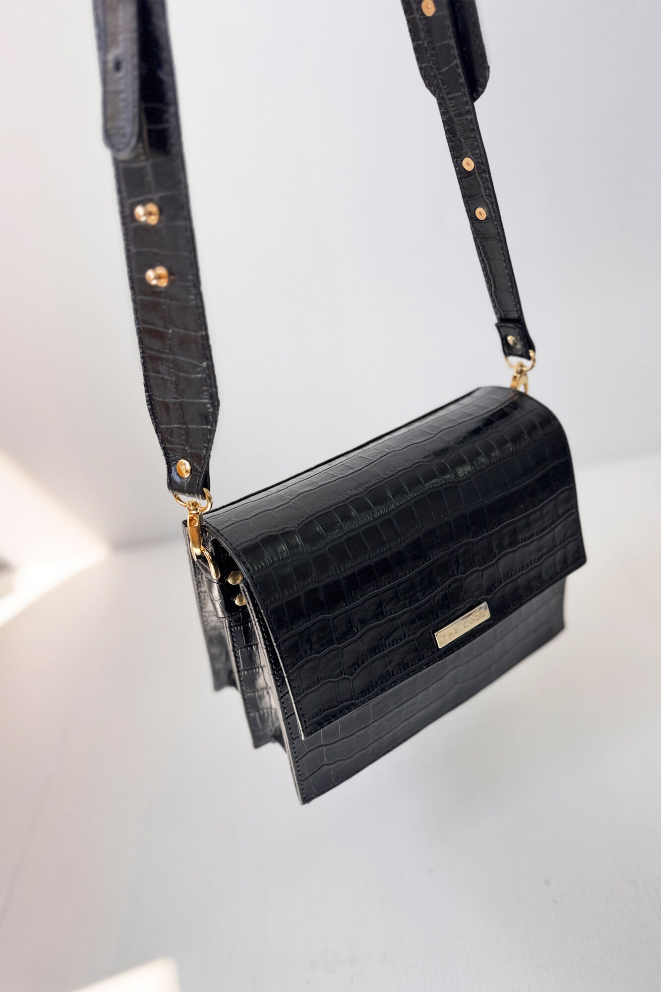 The Code Bolsa transversal preta Valentina Coco Preto