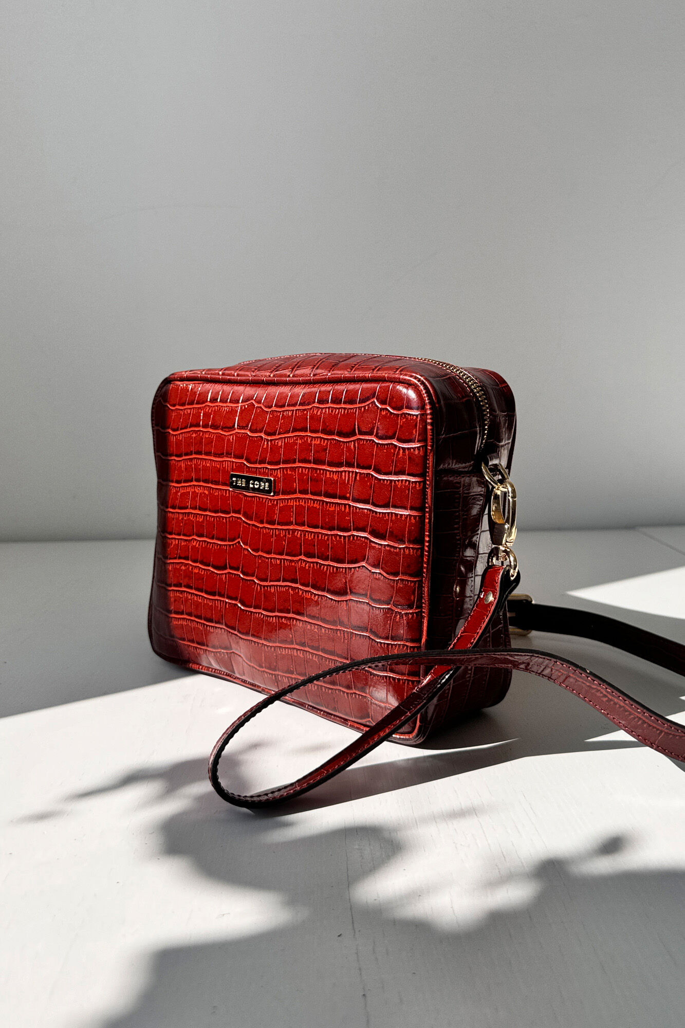 The Code Bandolera charlotte praline Marr&oacute;n