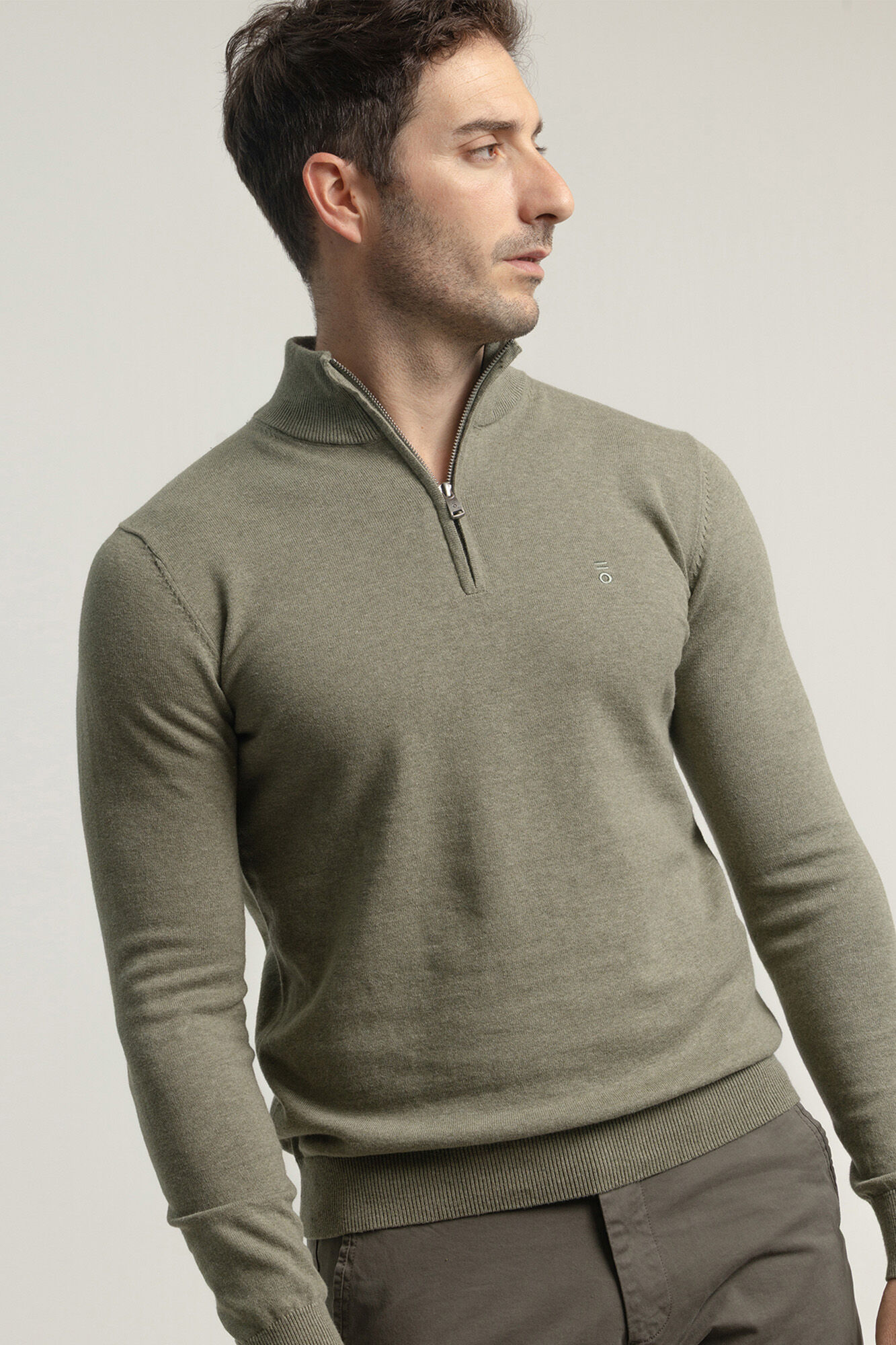 PuroEGO Su&eacute;ter com fecho-&eacute;clair e gola falsa