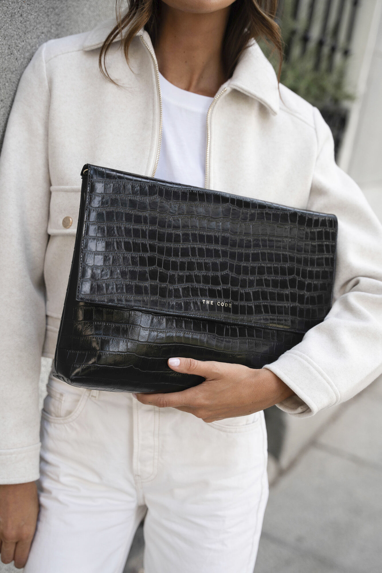 The Code Sobre Angela Black Preto