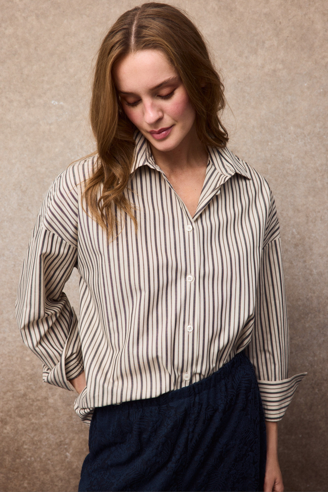 Slowlove Camisa de riscas com gravata Impress&atilde;o