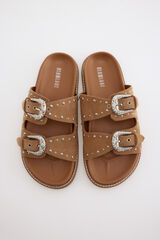 Slowlove Sandalia piel tachuelas Marr&oacute;n