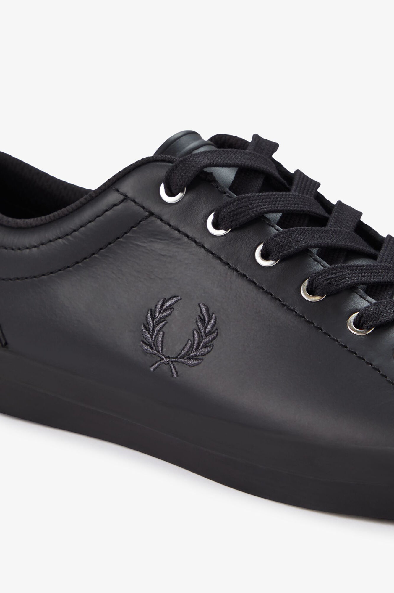 Fred Perry T&ecirc;nis de couro b&aacute;sico