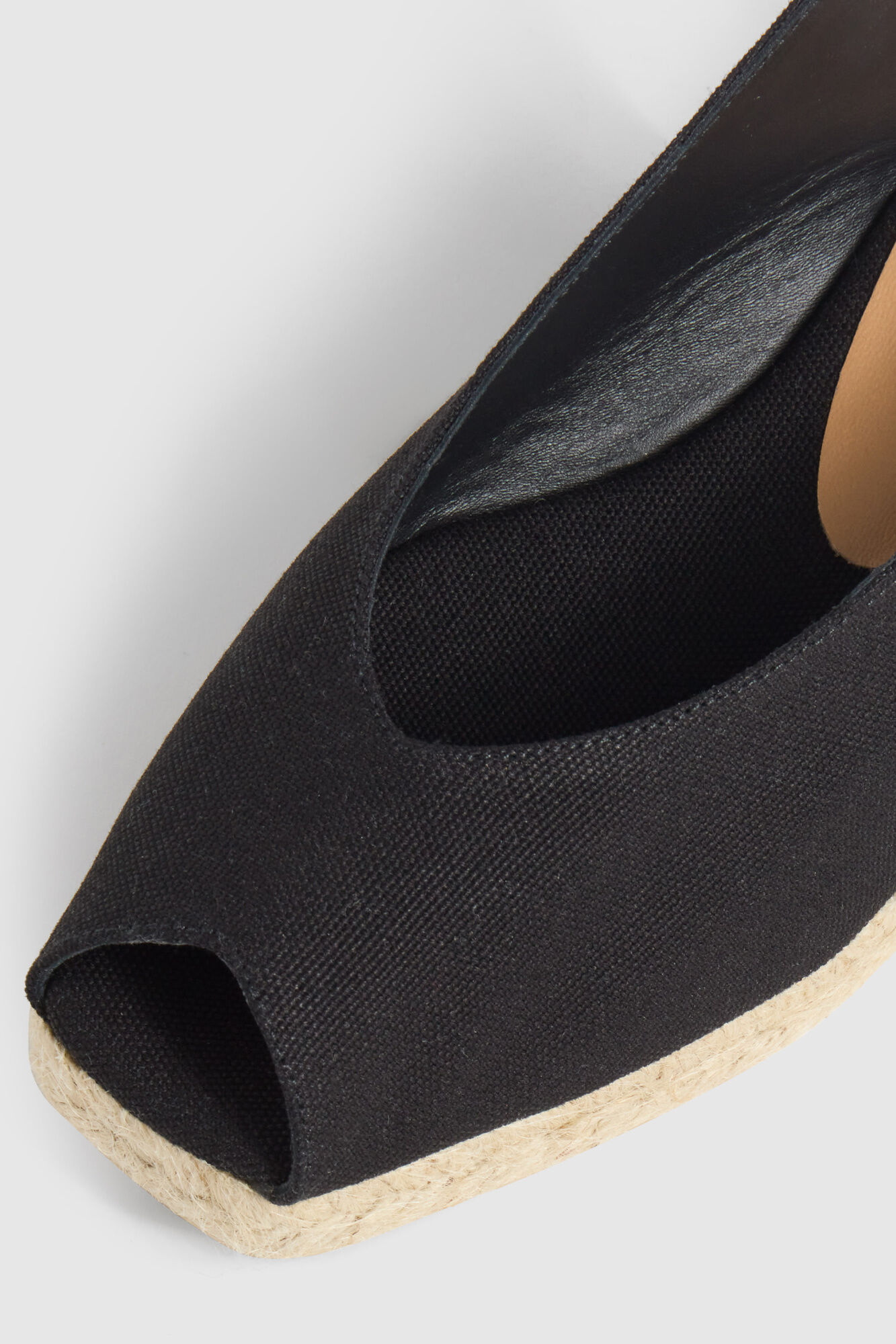 Casta&ntilde;er Alpercata cunha de juta natural Preto