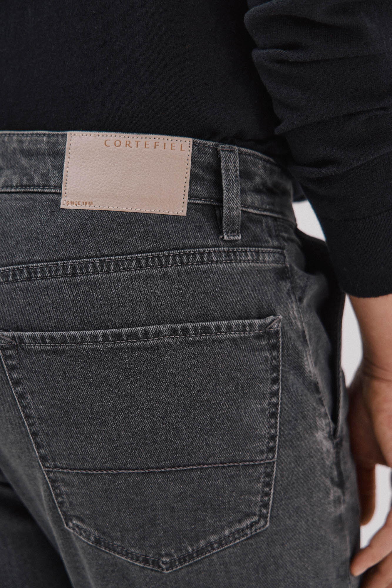 Cortefiel Tapered fit jeans Grey