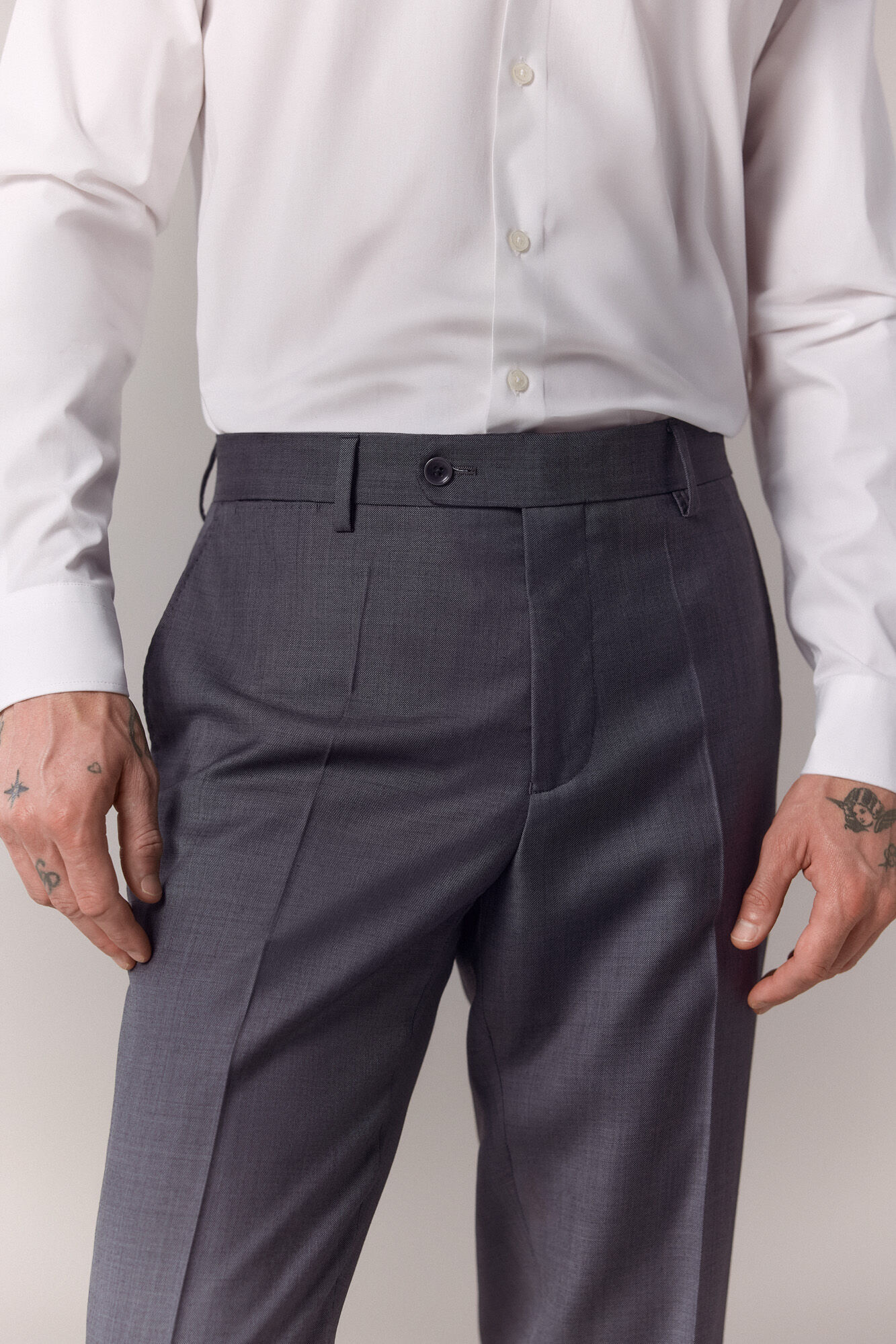 OOTO Cal&ccedil;a de fato de sarja Cinzento