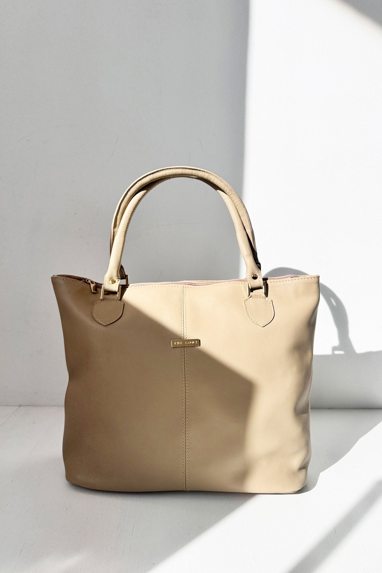 The Code Shopper Maria piel moca Arena