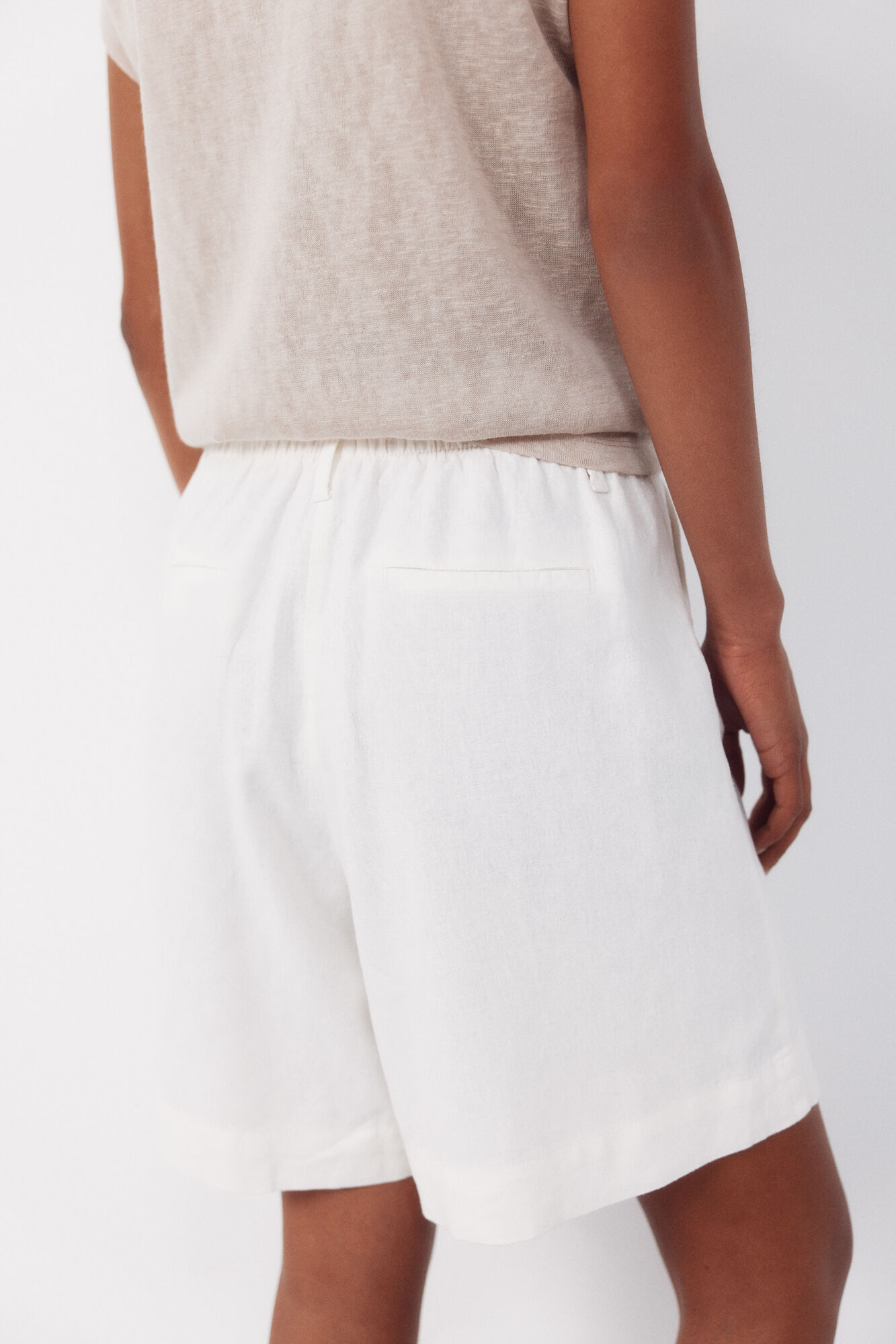 Cortefiel Plain linen bermuda shorts White