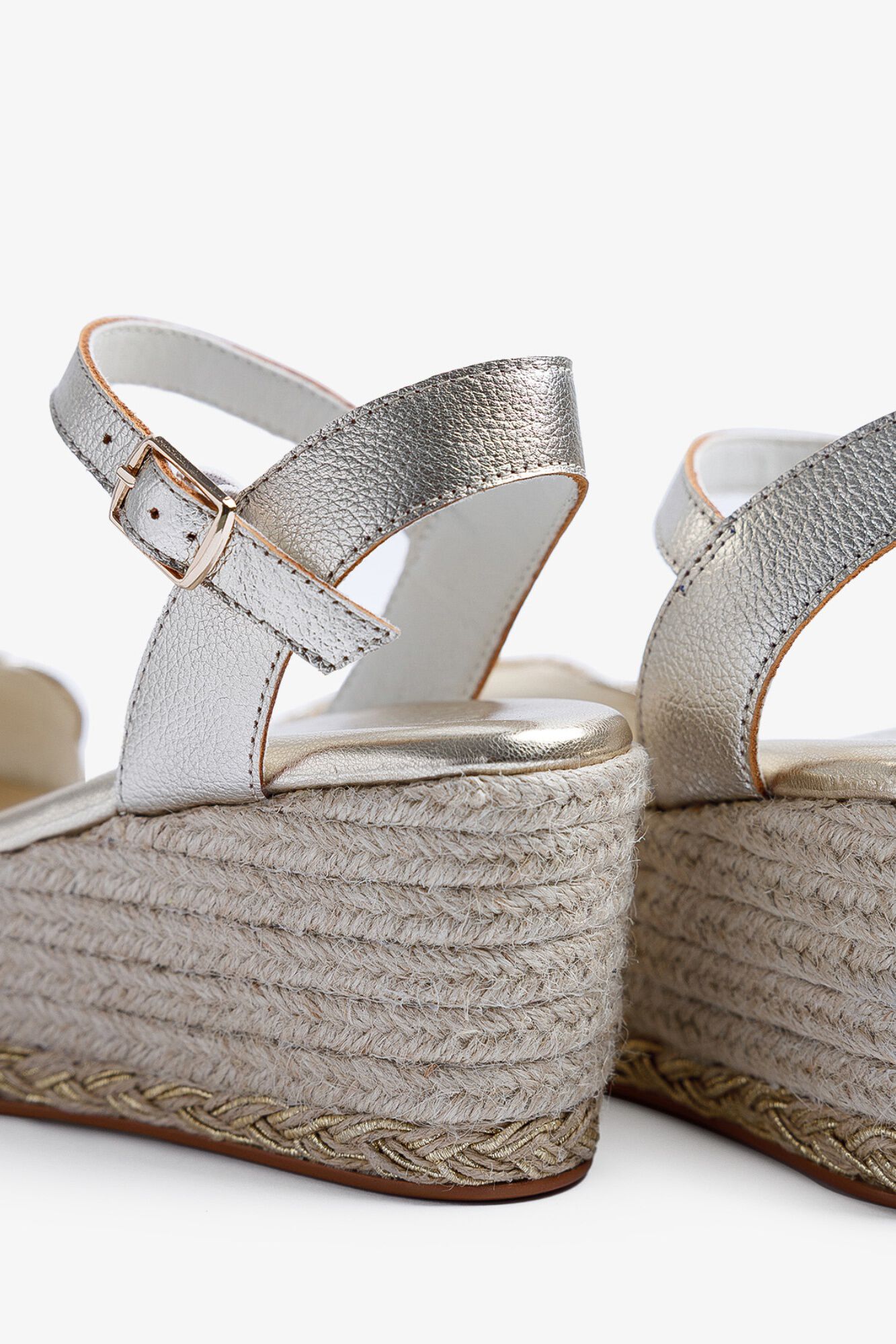 Popa Sand&aacute;lia cunha baixa senhora Garua Juta Dourado