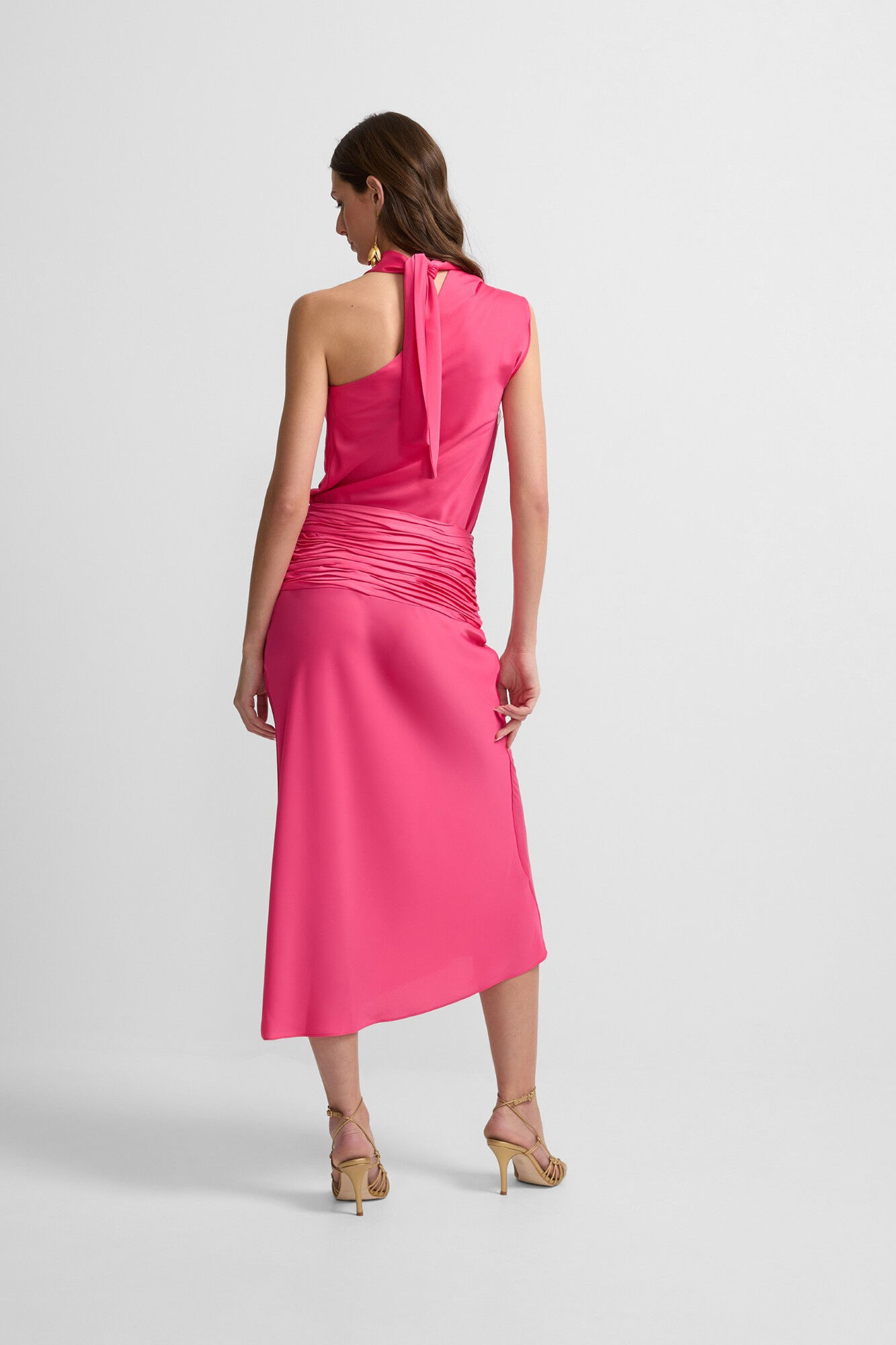 Silbon Top de cetim assim&eacute;trico Subiu