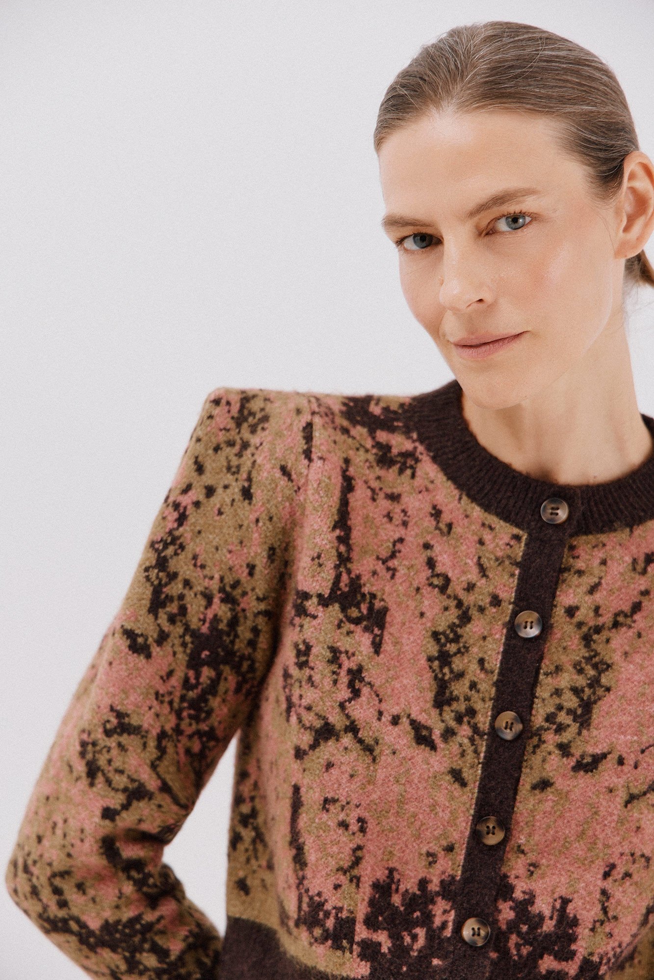 Cortefiel Jaqueta com pregas nos ombros