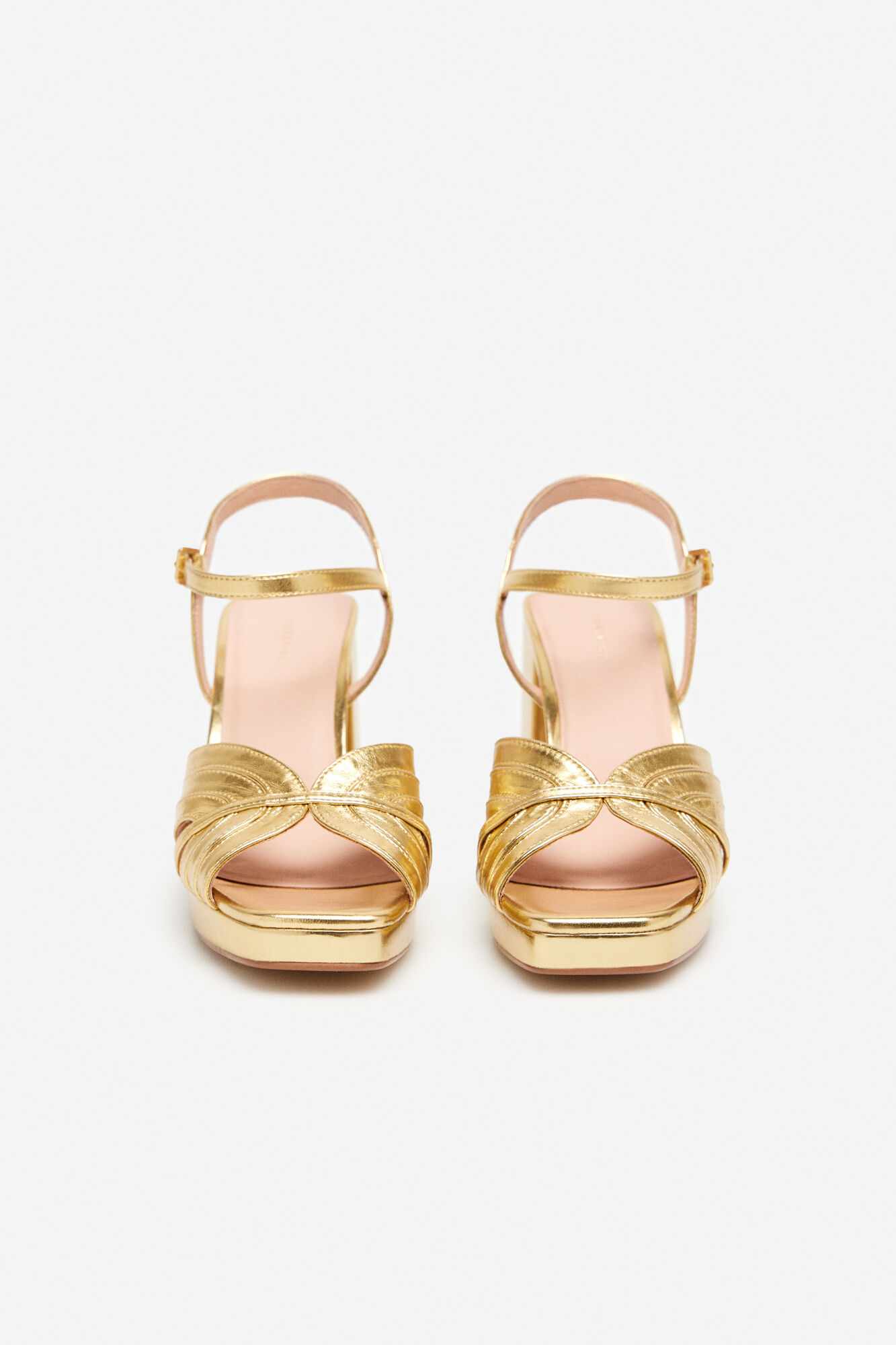 Cortefiel Sand&aacute;lia plataforma Dourado