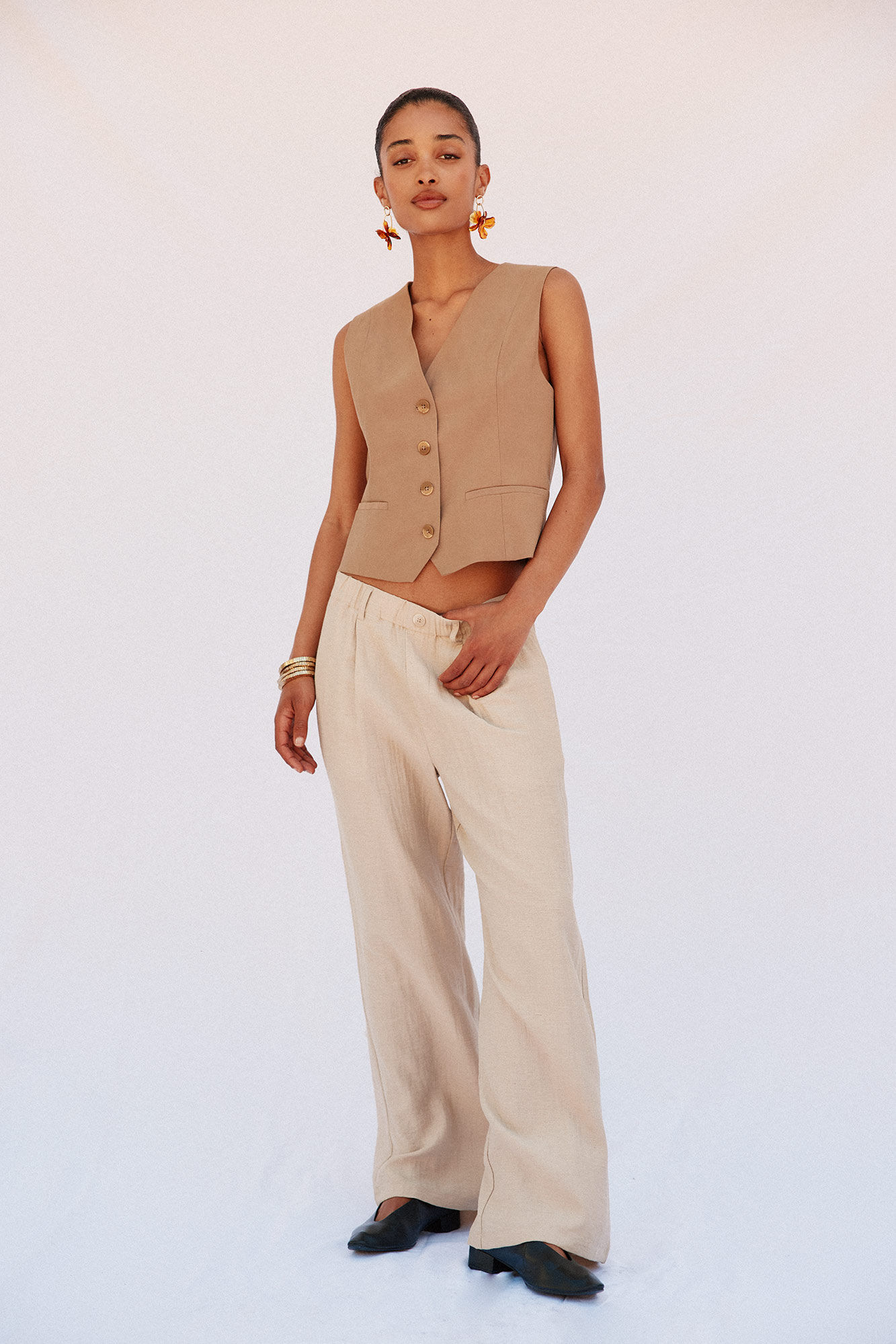 Cortefiel V V neckline Beige