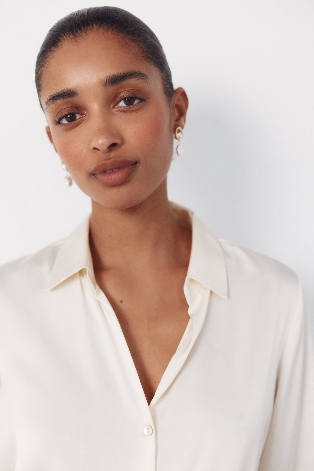 Cortefiel Satin-finish shirt Ivory