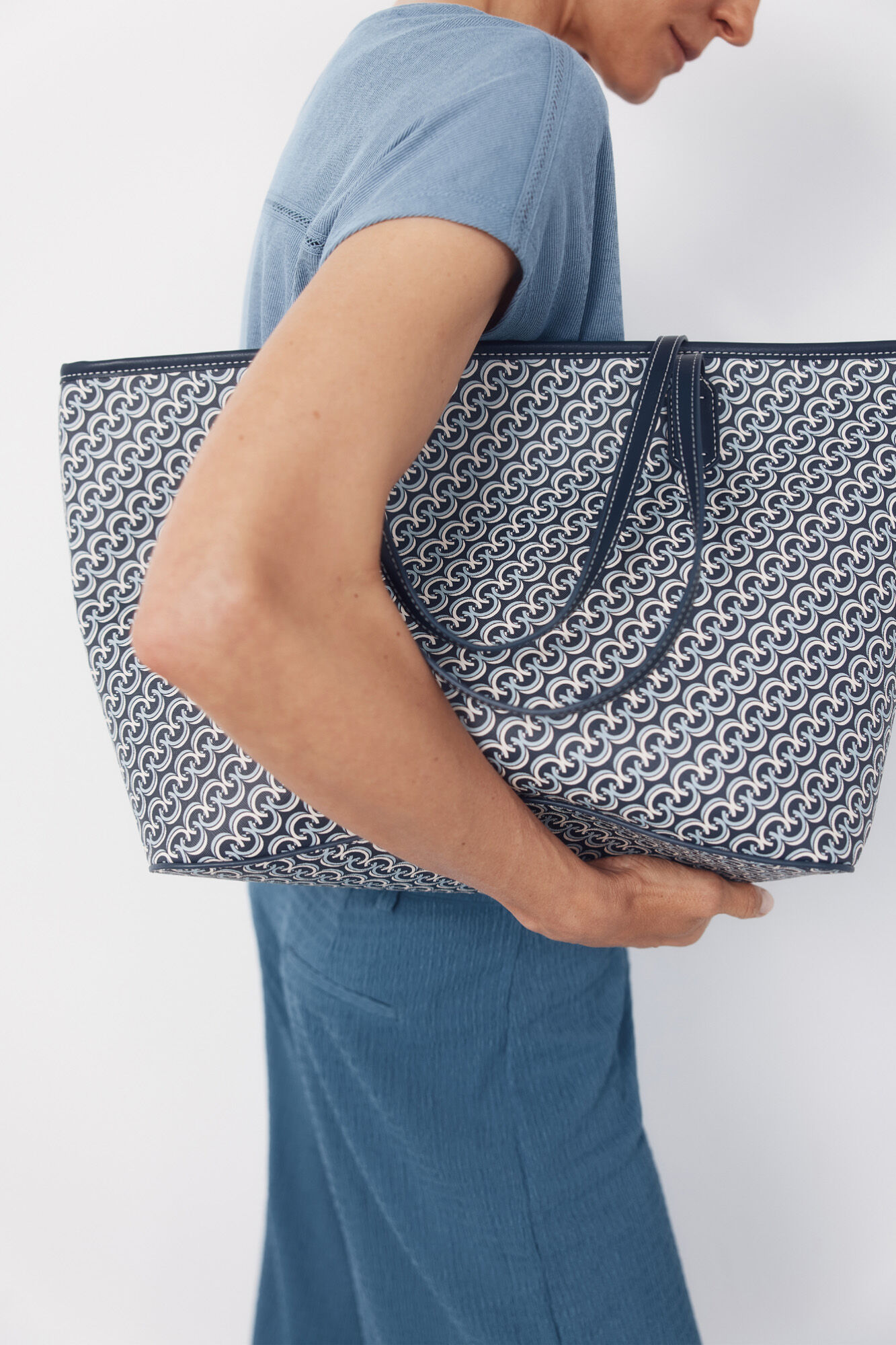 Cortefiel Bolsa de compras com monograma Azul