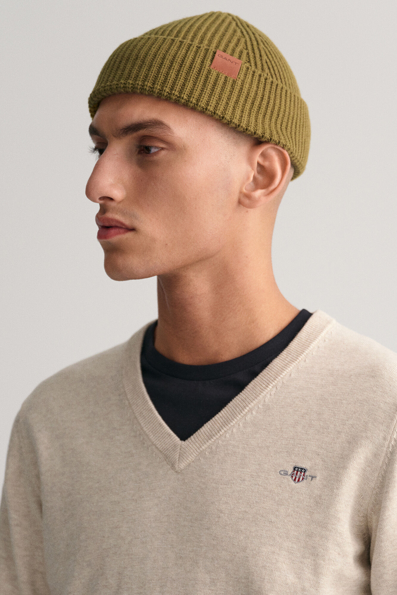 Gant Jersey cl&aacute;sico de algod&oacute;n con cuello de pico Beige