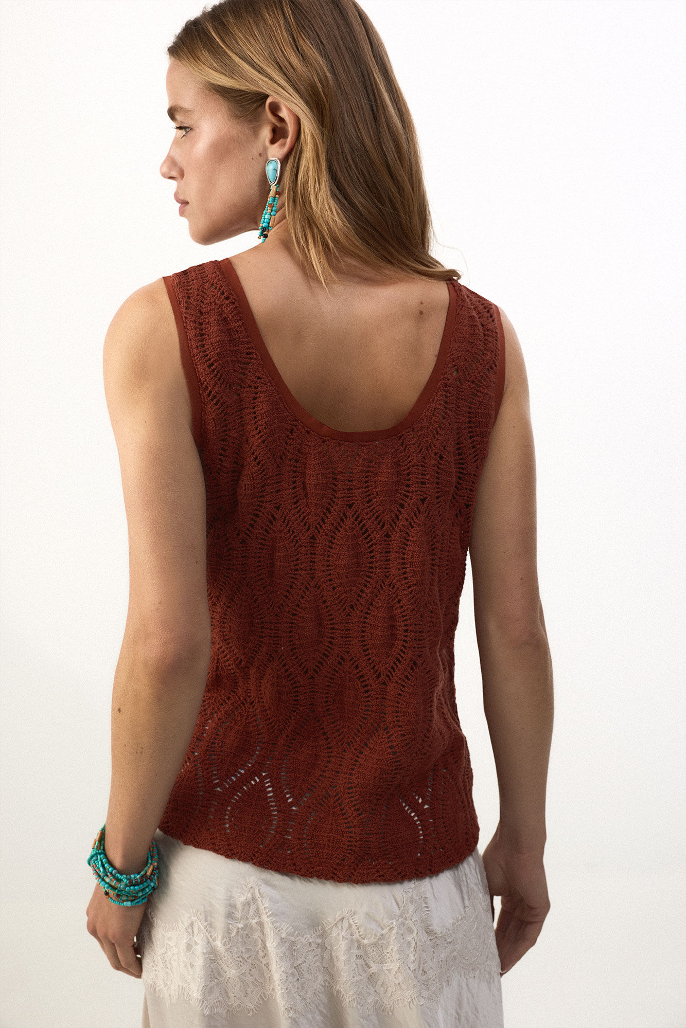 Slowlove Top tirantes crochet Castanho
