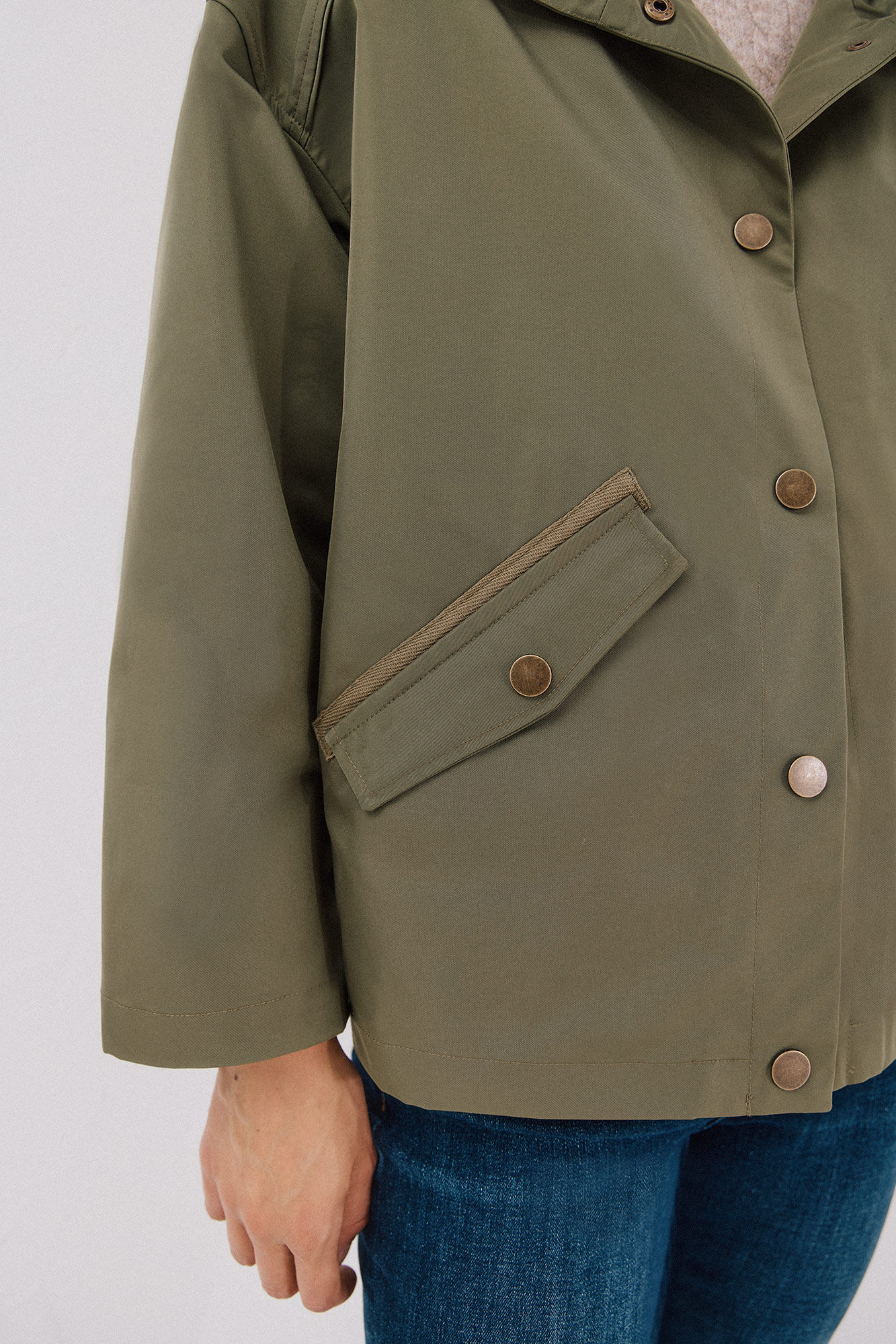 Cortefiel Jaqueta curta com bot&otilde;es de press&atilde;o Verde