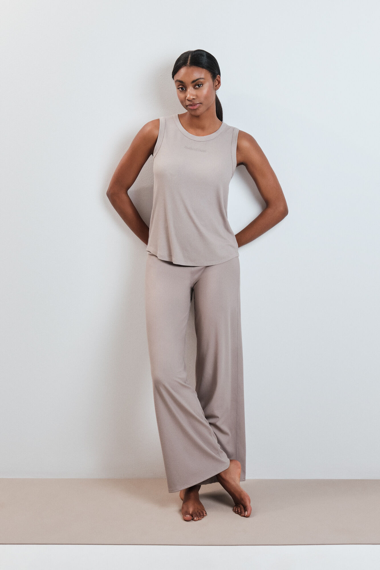 Dash and Stars Camiseta sin mangas rib beige nude