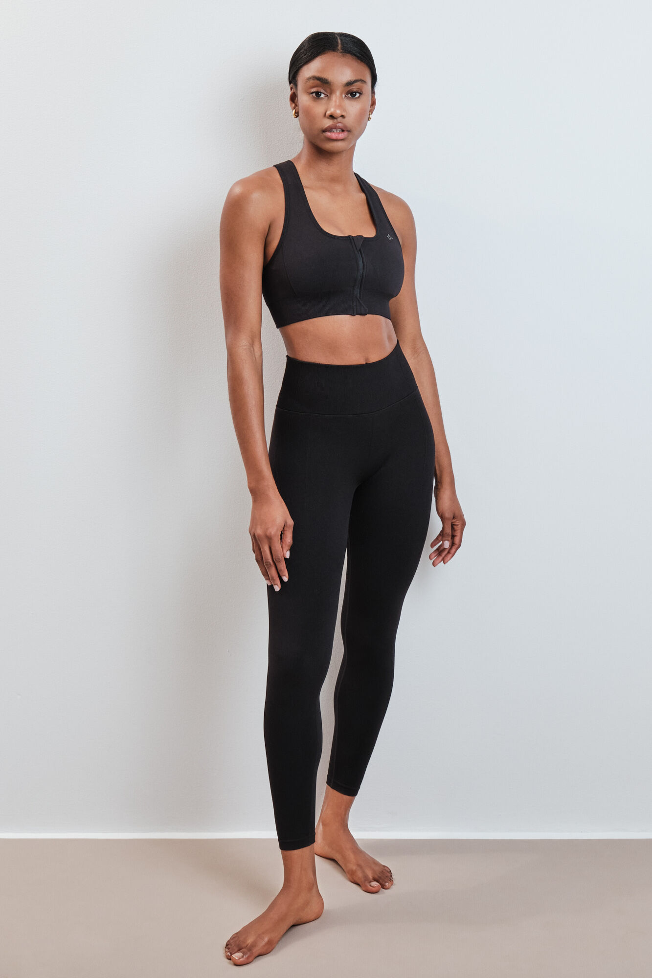 Dash and Stars Sujetador deportivo negro cremallera central SEAMLESS FIT negro