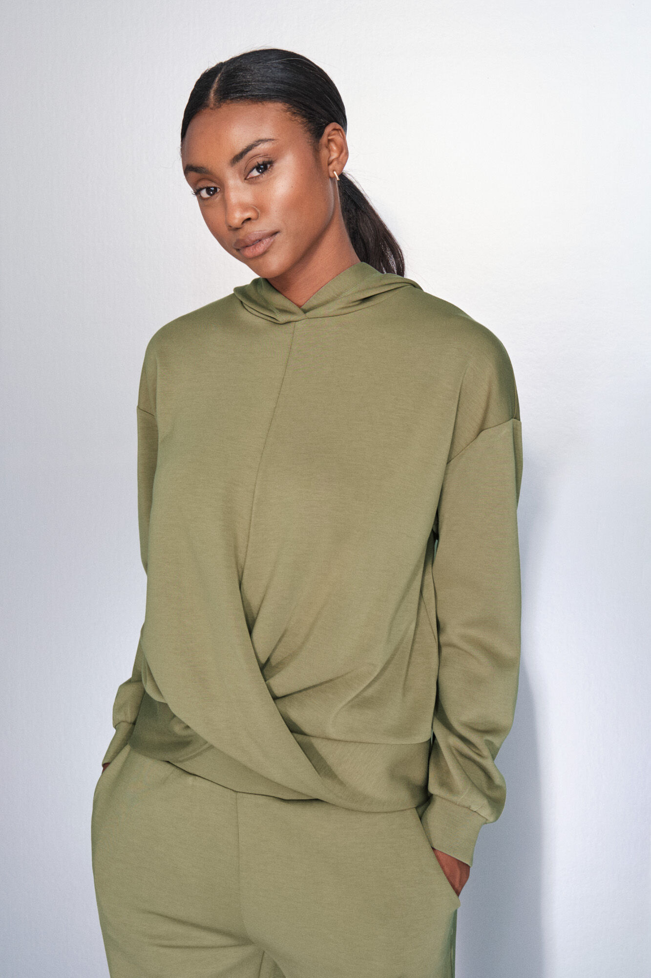 Dash and Stars Sudadera drapeado kaki