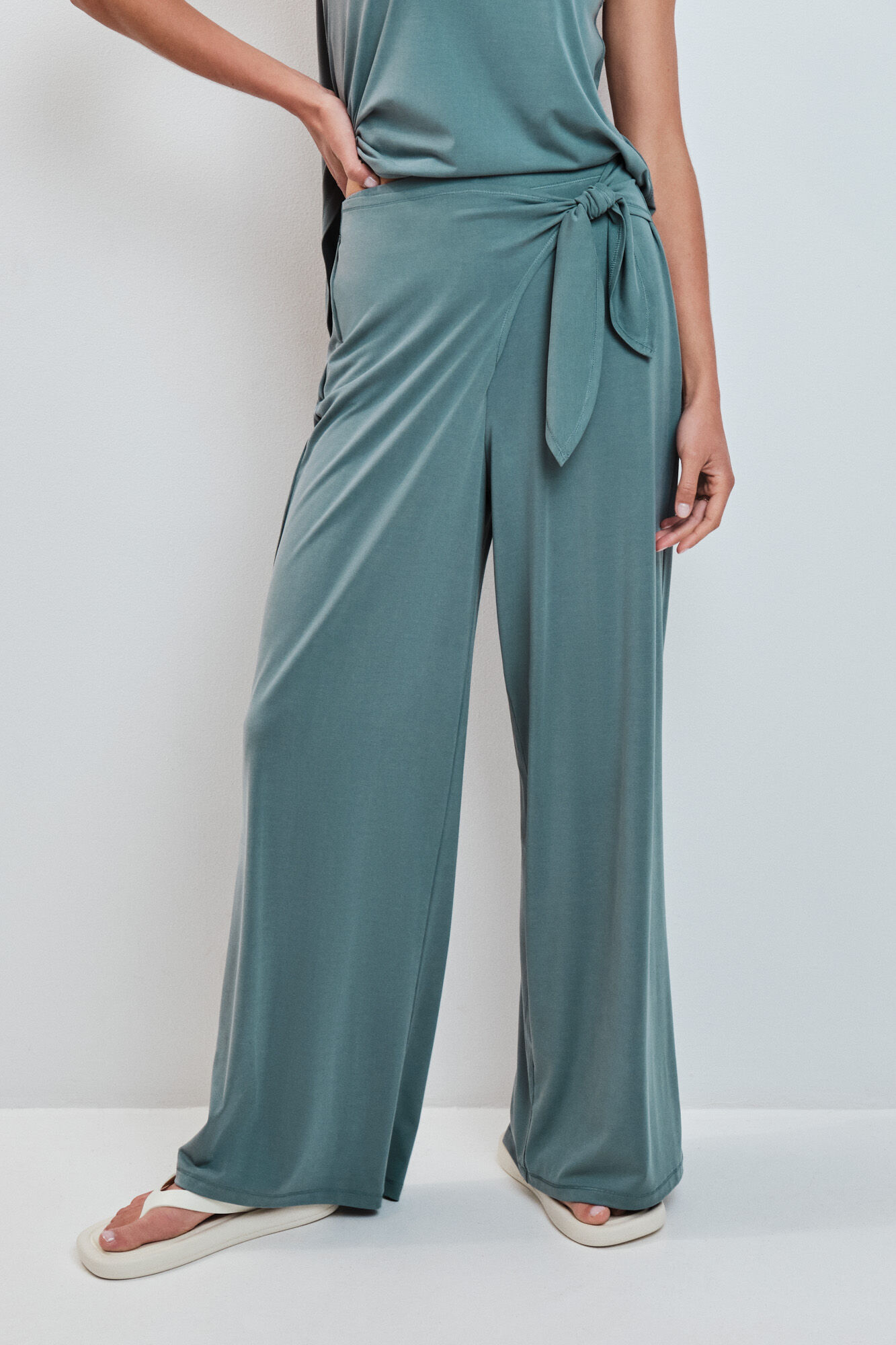 Dash and Stars Pantal&oacute;n largo palazzo tacto suave verde