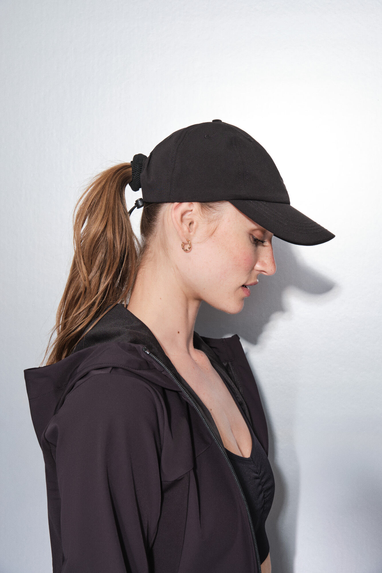 Dash and Stars Bon&eacute; t&eacute;cnico ajust&aacute;vel com logo preto