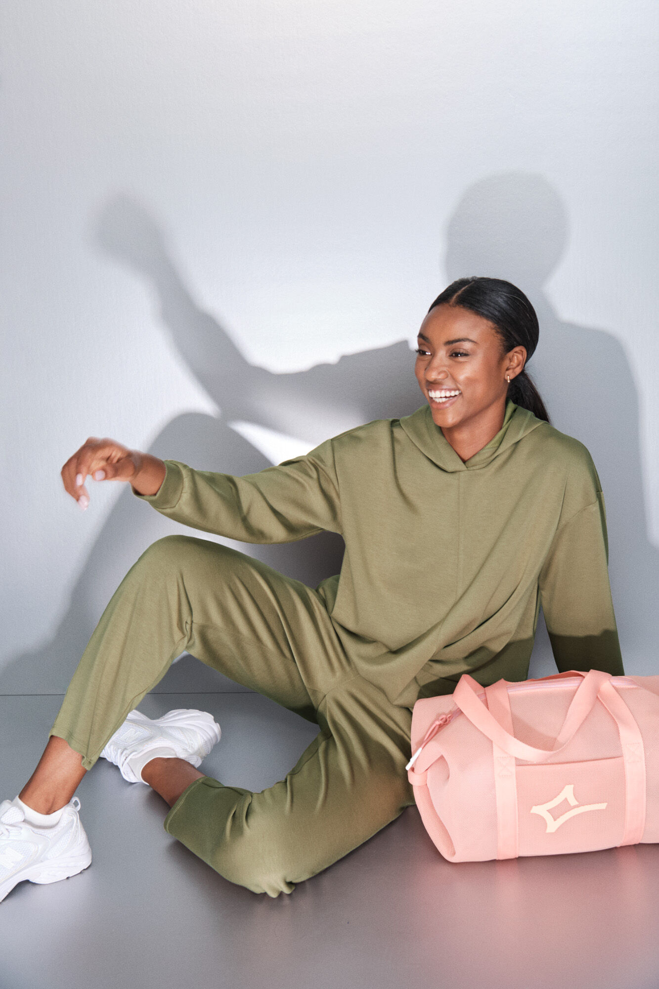 Dash and Stars Sudadera drapeado kaki