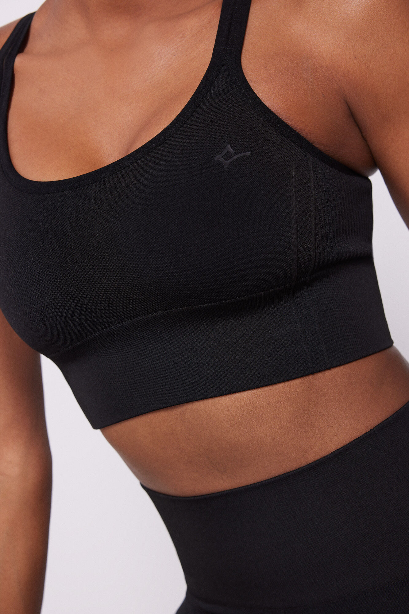 Dash and Stars Black Seamless Comfort sports bra black