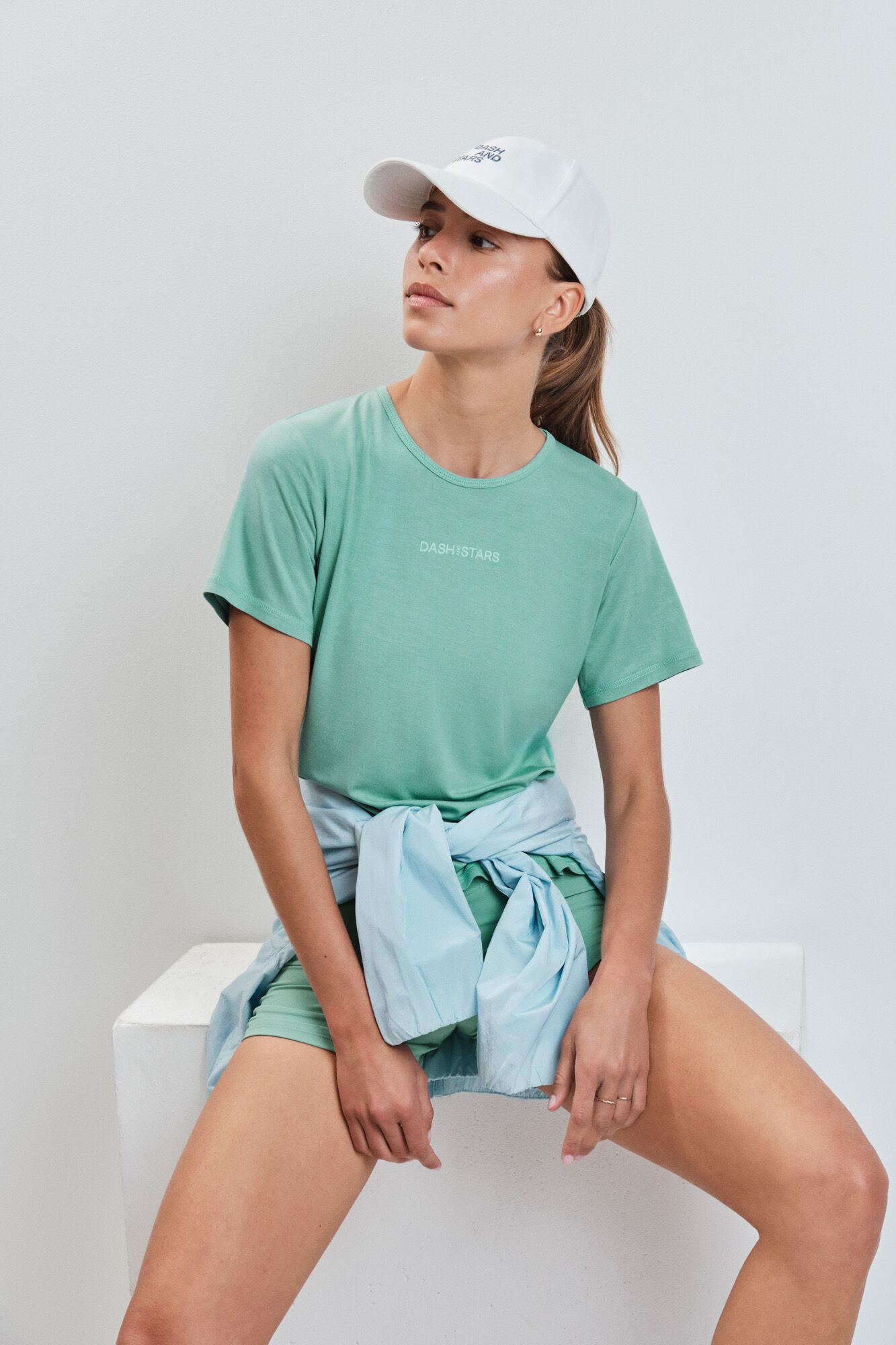 Dash and Stars Camiseta apertura espalda verde