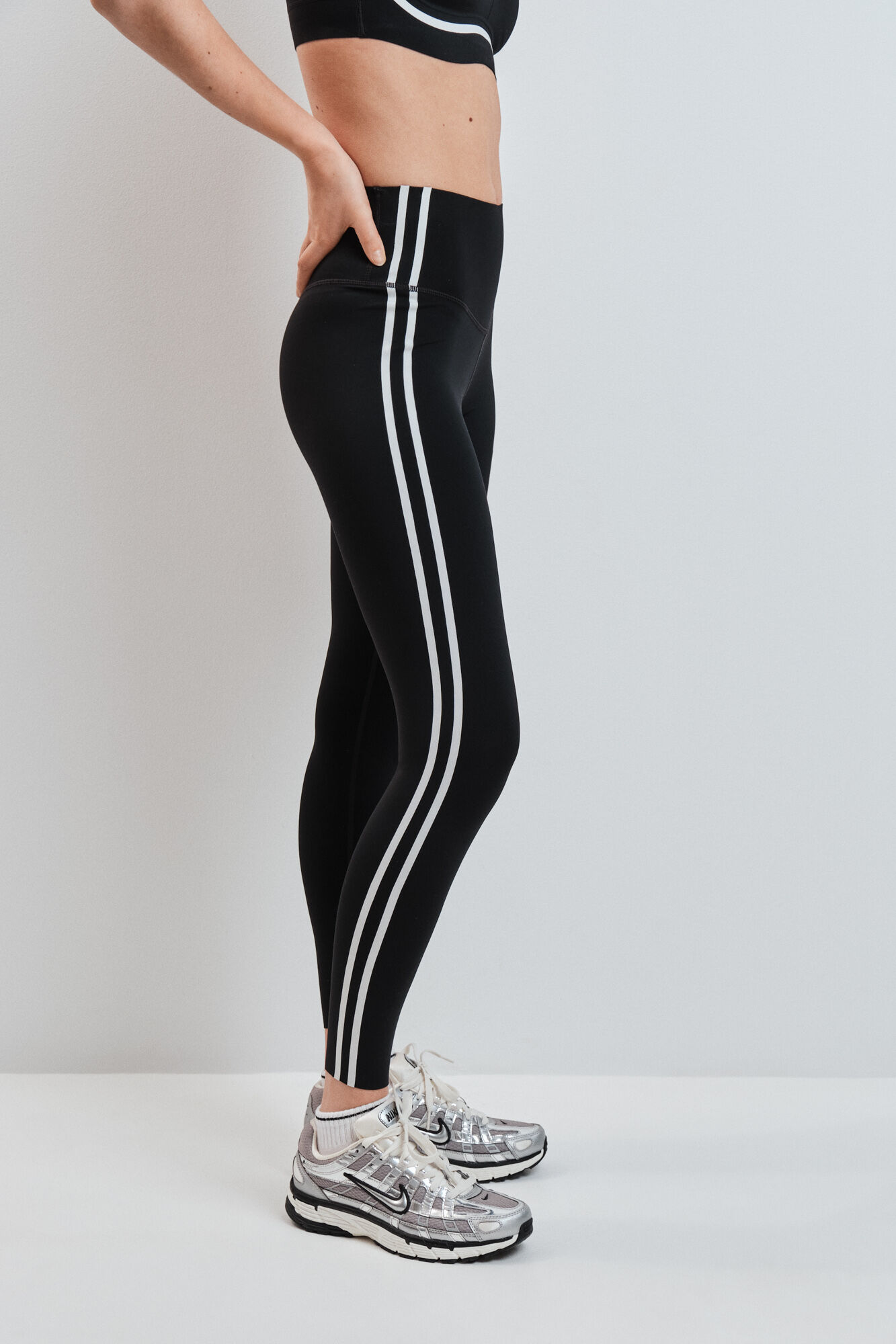 Dash and Stars Legging COMPRESSIVE comprida preta preto