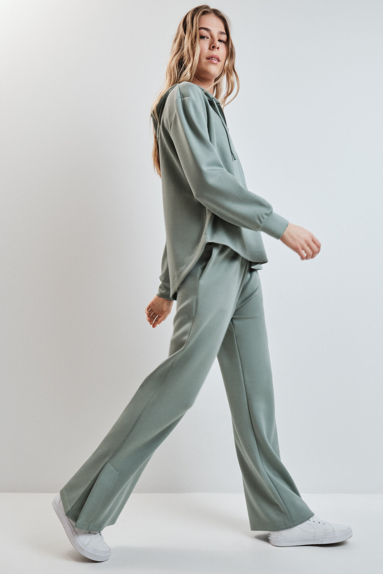 Dash and Stars Pantal&oacute;n largo ancho viscosa suave verde