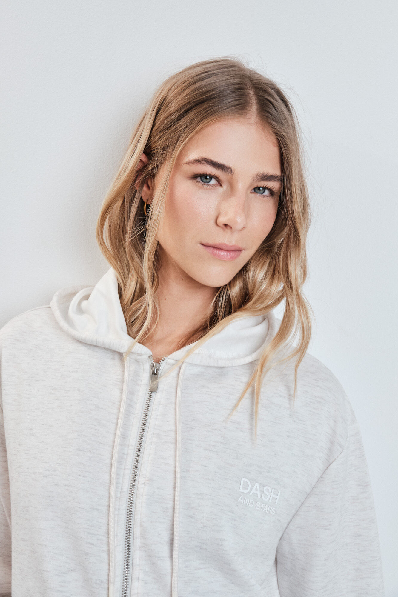 Dash and Stars Chaqueta capucha viscosa suave gris