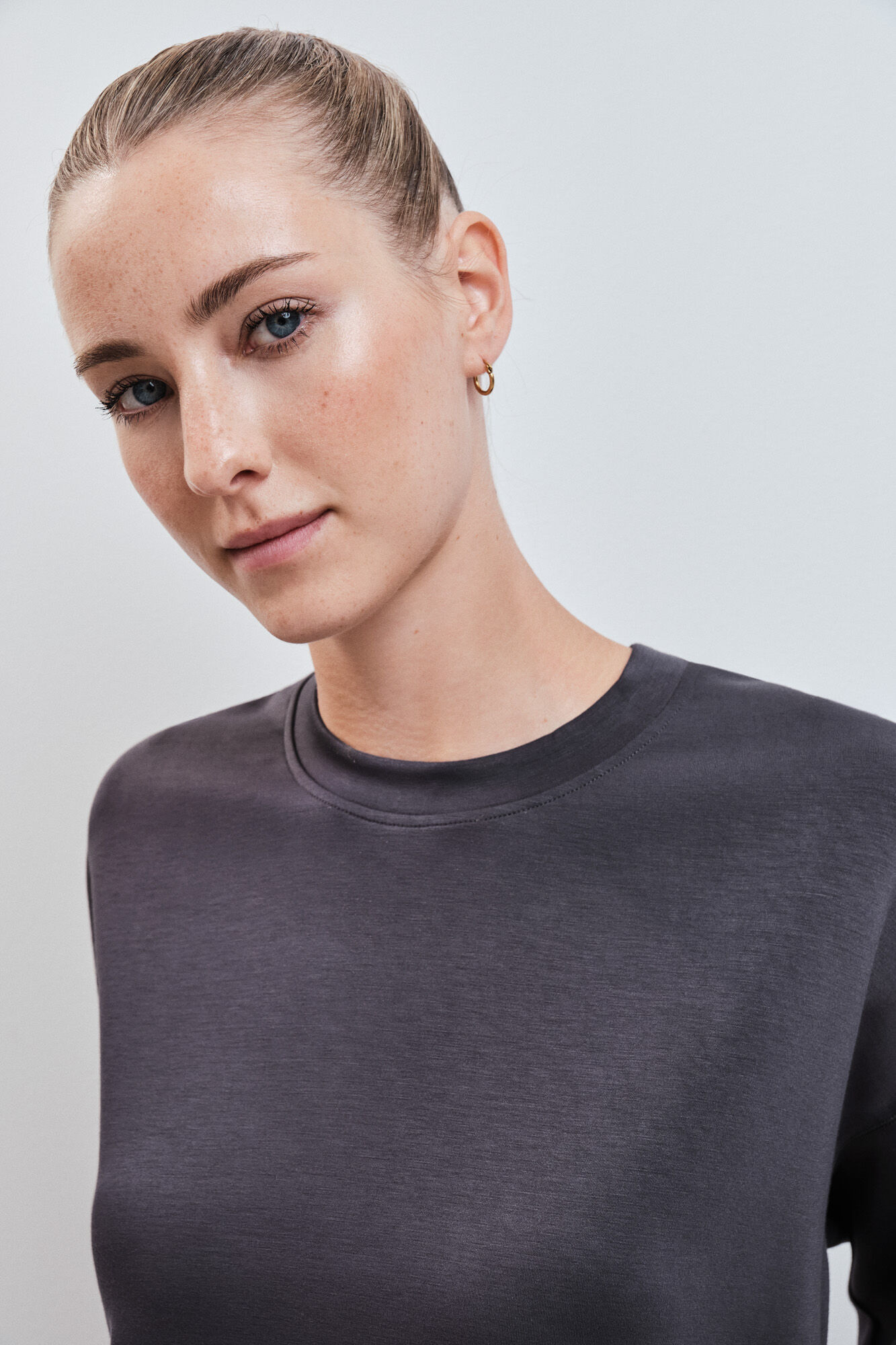 Dash and Stars Sweatshirt college em modal cinza