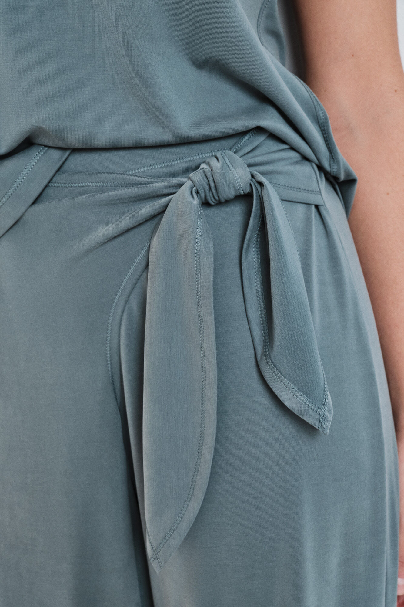 Dash and Stars Pantal&oacute;n largo palazzo tacto suave verde