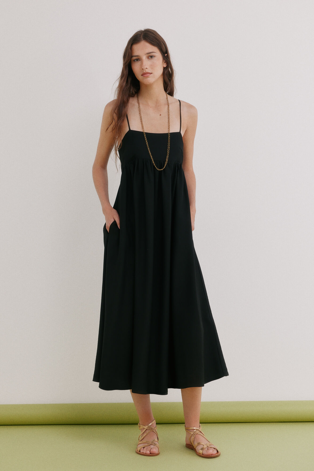 Hoss Intropia Asunci&oacute;n. Vestido lazada