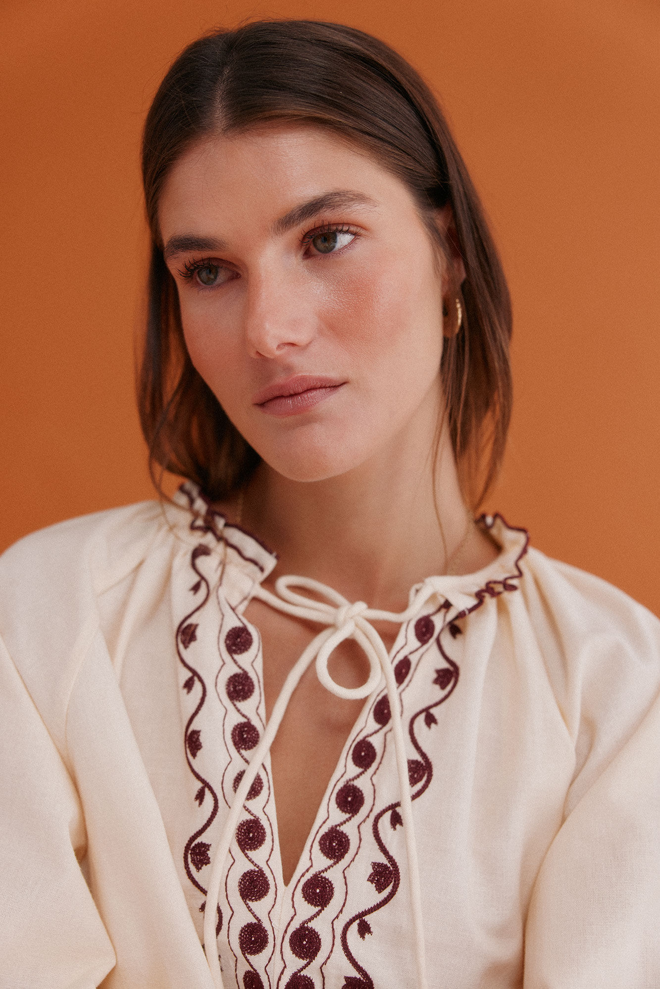 Hoss Intropia Claudia. Blusa bordada Marfil