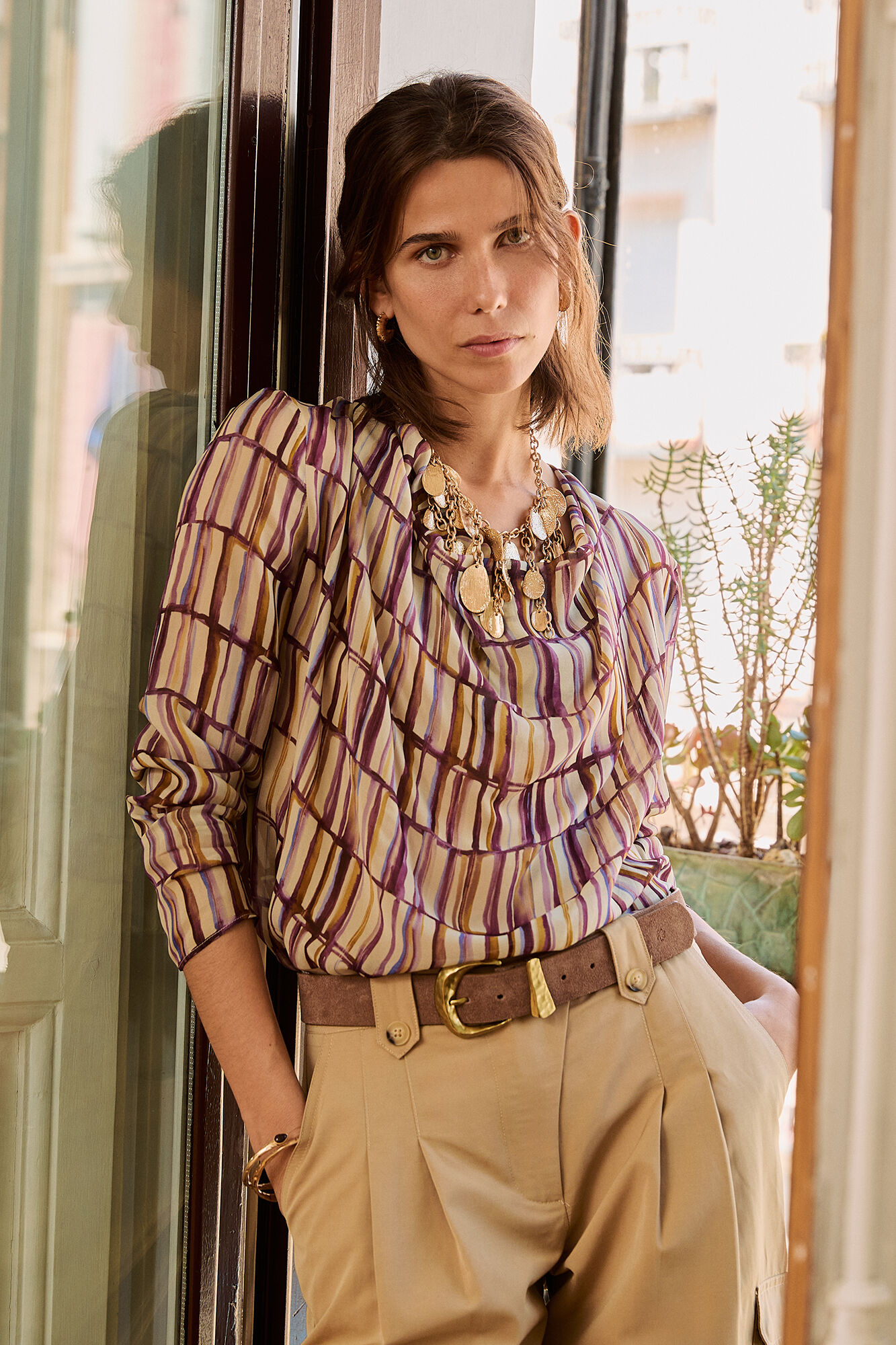 Hoss Intropia Guisselle. Blusa con cruce asim&eacute;trico