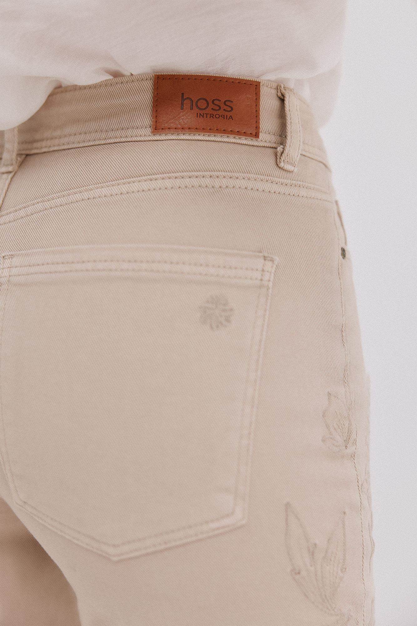 Hoss Intropia Betsy. Jeans bootcut Marfil