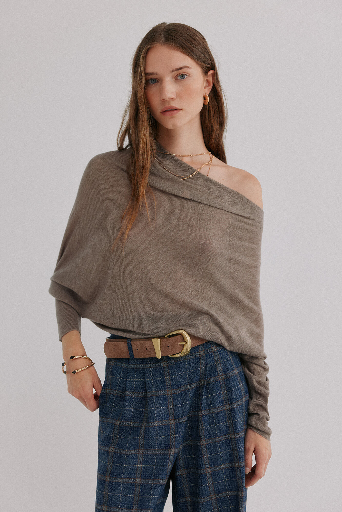 Hoss Intropia Nica. Camisola com decote assim&eacute;trico