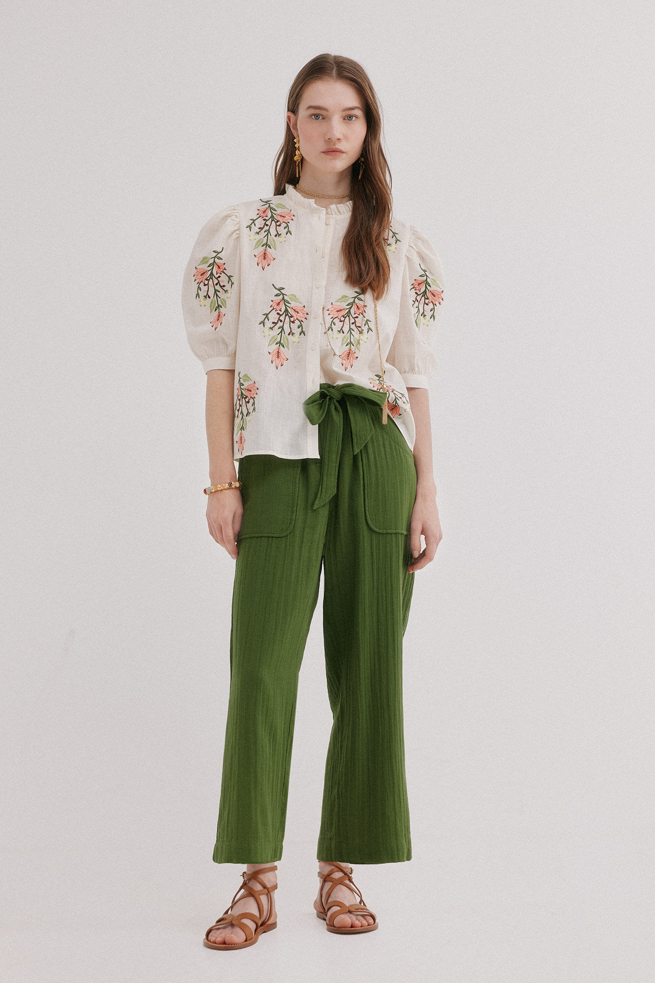 Hoss Intropia Capri. Blusa bordado floral Marfil
