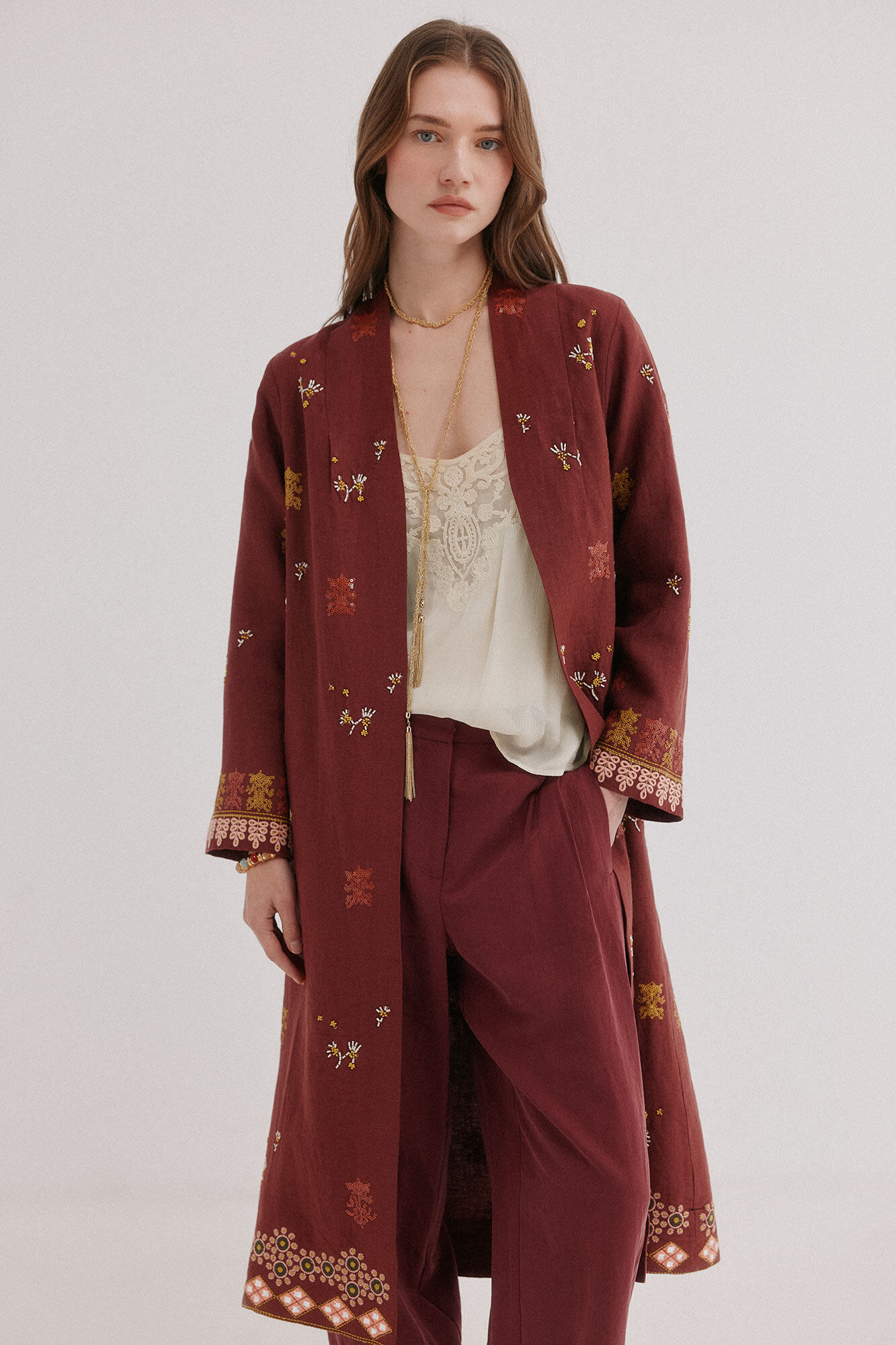 Hoss Intropia Entra. Quimono de linho comprido