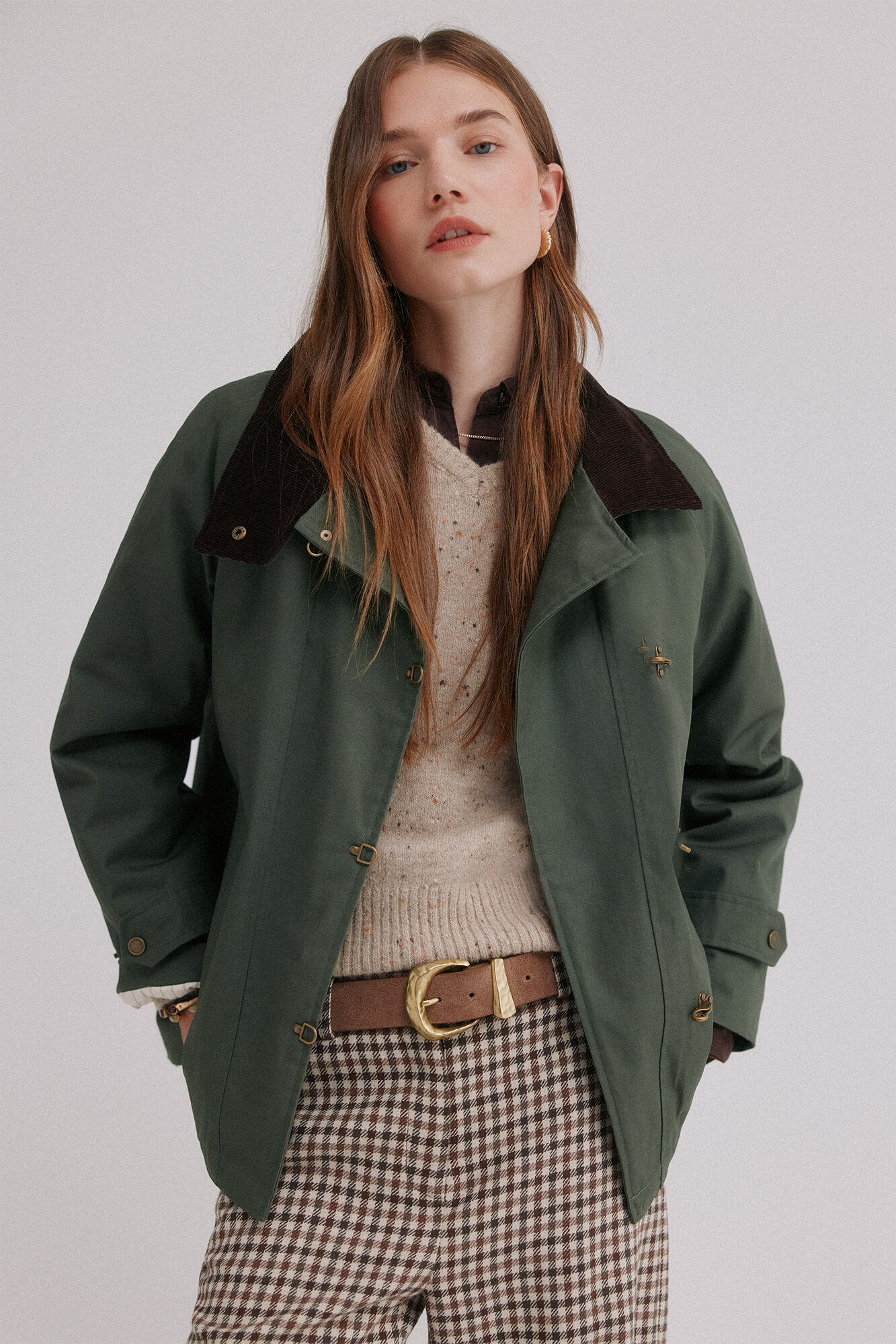 Hoss Intropia Dara. Deportiva cruzada